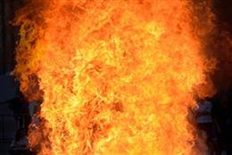 रेवाड़ी स्थित सोलर कंपनी में आग का तांडव, 10 घंटे बाद भी काबू पाने की जद्दोजहद जारी
