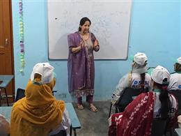 जम्मू-कश्मीर: डोडा में आरसेटी योजना से लड़कियां बन रहीं आत्मनिर्भर, टेलरिंग प्रशिक्षण से मिल रहा नया अवसर