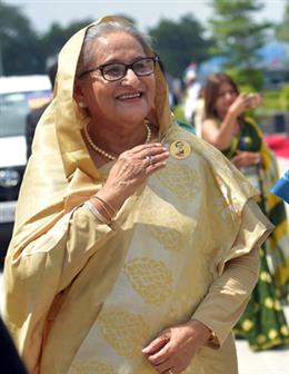 शेख हसीना ने सुवेंदु अधिकारी को दी बधाई, बोलीं-भारत-बांग्लादेश की दोस्ती में पश्चिम बंगाल की खास जगह है
