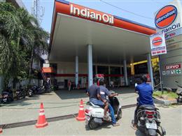 देश में पेट्रोल 3.14 और डीजल 3.11 रुपये प्रति लीटर महंगा, नई दरें आज से लागू