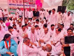 जींद में कांग्रेस का प्रदर्शन: नीट पेपर लीक और महंगाई के खिलाफ सड़कों पर उतरे कार्यकर्ता