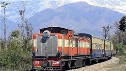 पठानकोट-जोगिंद्रनगर रेल ट्रैक पर कल से दौड़ेंगी ट्रेनें, रेल सेवा बहाल होने से लोगों में खुशी की लहर