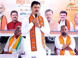 शुभेंदु और भूपेंद्र तो सिर्फ चेहरा हैं, TMC में बगावत के पीछे आंध्र के BJP सांसद का हाथ?
