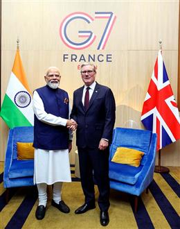 G7 सम‍िट में पीएम मोदी-स्टार्मर की मुलाकात, व्यापार से AI तक कई मुद्दों पर हुई चर्चा
