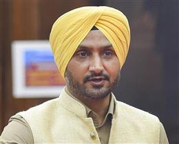 'यह तो बस शुरुआत है, अभी और भी बहुत कुछ होगा...' BJP के मंच से बोले हरभजन सिंह