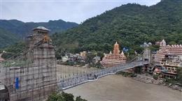 ऋषिकेश में बने नए बजरंग सेतु ग्लास स्काईवॉक पर जाने के लिए पर्यटकों को देनी होगी एंट्री फीस