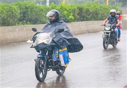 Weather Update: NCR में बारिश से मौसम हुआ सुहाना, पूरे सप्ताह गर्मी से राहत के आसार