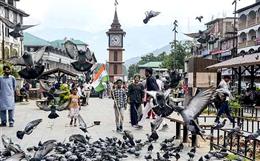 श्रीनगर का लाल चौक तिरंगे से सराबोर, पर्यटकों ने ‘तनावपूर्ण’ अतीत से आए बदलाव का किया स्वागत