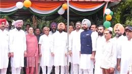 भाजपा पंजाब कार्यालय में मनाया गया स्वतंत्रता दिवस, प्रदेश अध्यक्ष केवल सिंह ढिल्लों ने फहराया तिरंगा