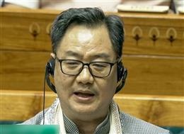 राहुल गांधी के आरोपों पर किरेन रिजिजू का पलटवार, कांग्रेस शासन में पुलिस फायरिंग की घटनाएं गिनाईं