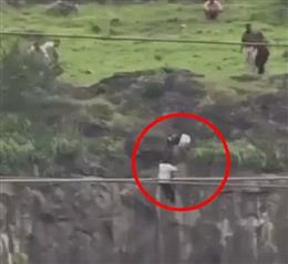 महाराष्ट्र पहाड़ हादसा : आईफोन नहीं, पारिवारिक कलह थी वजह, परिजनों ने नकारा अफवाहों का दौर, माता-पिता को एक देखना चाहता था बेटा