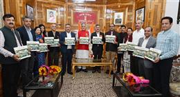 राज्यपाल ने ‘ड्रॉप्स ऑफ चेंज’ पुस्तक का विमोचन किया