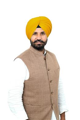  कहा, गैंगस्टर को आप में शामिल करना पार्टी की हताशा दिखाता है