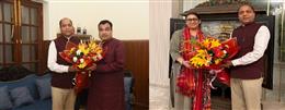 नई दिल्ली में केंद्रीय मंत्री नितिन गडकरी और भाजपा राष्ट्रीय महासचिव स्मृति ईरानी से जयराम ठाकुर की शिष्टाचार भेंट