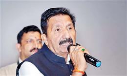 भाजपा नेता टिकट की लड़ाई में उलझे, और हम विकास में, डिप्टी सीएम मुकेश अग्निहोत्री ने विपक्ष पर साधा निशाना