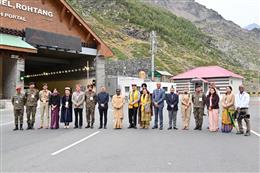  राष्ट्रपति द्रौपदी मुर्मु ने अटल टनल का दौरा किया