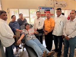 जिला रेड क्रॉस सोसाइटी ने रक्तदान कैम्प लगाया