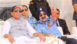 अपने आस-पड़ोस और उससे बाहरी क्षेत्र के घटनाक्रम पर भारत की लगातार नजर : रक्षा मंत्री राजनाथ सिंह