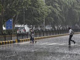 पश्चिमी विक्षोभ के सक्रिय होने के कारण बदला मौसम का मिजाज, आने वाले दिनों में भी छाए रहेंगे बादल