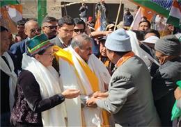 Himachal: लाहौल-स्पीति के काजा पहुंचे CM सुक्खू...ढोल-नगाड़ों से हुआ स्वागत, ऑन-द-स्पॉट करेंगे शिकायतों का निपटारा