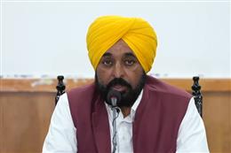 सीएम भगवंत मान के फ्रांस दौरे की राजनीतिक मंजूरी रद्द करने पर हाईकोर्ट ने केंद्र से मांगा जवाब