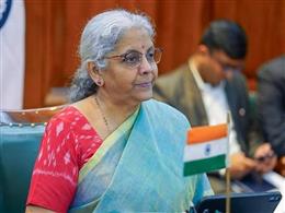 शेयर बाजार की हालिया कमजोरी का संबंध आसान निकासी से है, लेकिन अर्थव्यवस्था की बुनियाद मजबूत : वित्त मंत्री सीतारमण